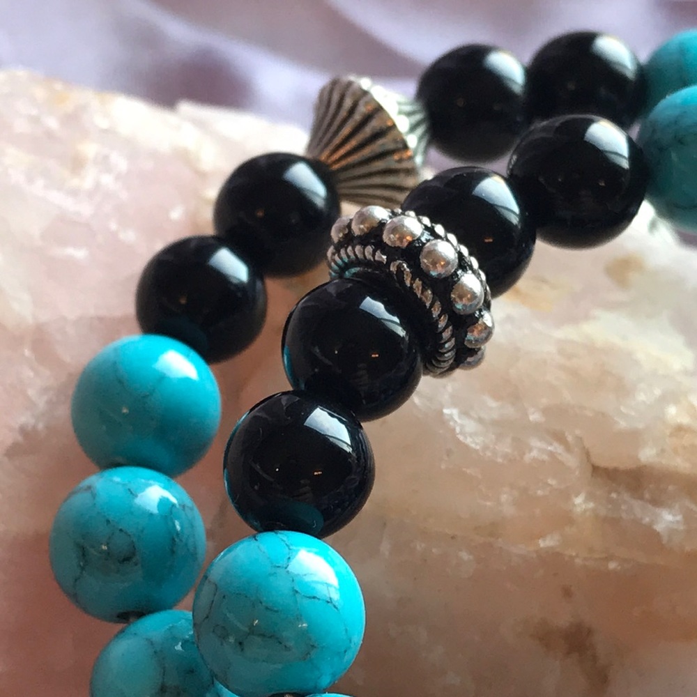 Howlite wrap bracelet - Picture 3 of 3